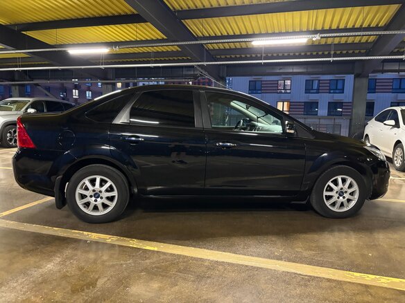 2008 Ford Focus II Рестайлинг, чёрный, 600000 рублей - вид 3