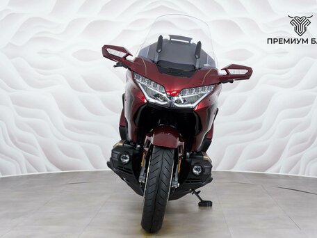 2025 Honda GL 1800 Gold Wing, красный, 3599000 рублей, вид 4