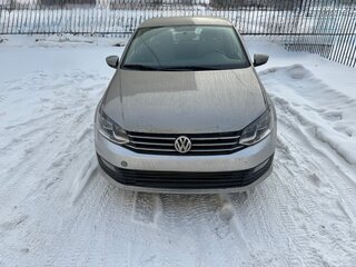 2018 Volkswagen Polo V Рестайлинг, серебристый, 1350000 рублей, вид 1