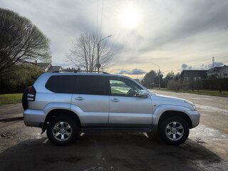 2003 Toyota Land Cruiser Prado 4-speed 120 Series, серебристый, 1350000 рублей, вид 4