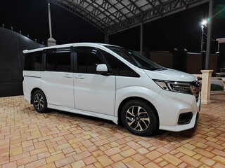 2018 Honda Stepwgn Spada V Рестайлинг, белый, 2550000 рублей, вид 3