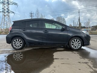 2017 Toyota Aqua I Рестайлинг 2, чёрный, 980000 рублей, вид 3