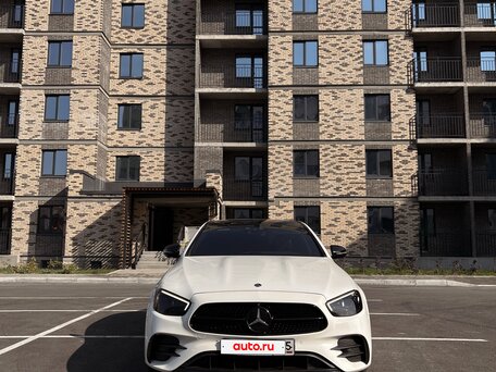 2020 Mercedes-Benz E-Класс 350 V (W213, S213, C238) Рестайлинг, белый, 4000000 рублей, вид 4