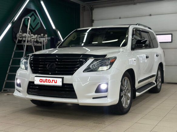 2010 Lexus LX 570 III, белый, 3400000 рублей - вид 4
