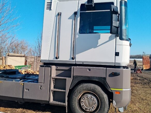 1999 Renault Magnum, белый, 1100000 рублей - вид 2