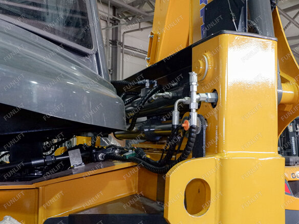 2025 Hyper H695F, золотистый, 6670000 рублей - вид 36