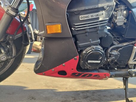 1985 Kawasaki GPZ 900, красный, 385000 рублей, вид 5
