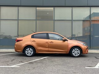 2017 Kia Rio IV, оранжевый, 536000 рублей, вид 3
