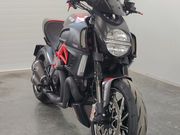 2013 Ducati Diavel Carbon, чёрный, 879000 рублей - вид 2
