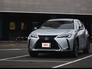 2020 Lexus UX 260h I, серебристый, 3000000 рублей, вид 1