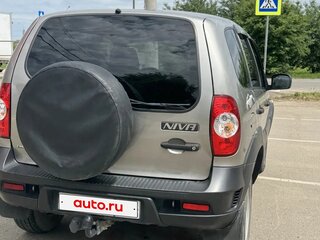 2017 Chevrolet Niva I Рестайлинг, серый, 780000 рублей, вид 3