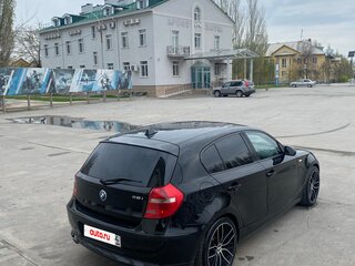 2009 BMW 1 серии 116i I (E81/E82/E87/E88) Рестайлинг, чёрный, 850000 рублей, вид 4