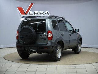 2017 Chevrolet Niva I Рестайлинг, серый, 630000 рублей, вид 5