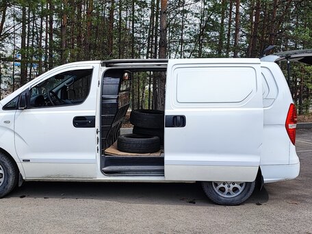 2008 Hyundai Grand Starex, белый, 750000 рублей, вид 4