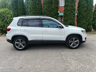 2016 Volkswagen Tiguan I Рестайлинг, белый, 1700000 рублей, вид 3