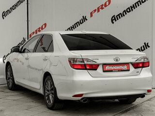 2017 Toyota Camry VII (XV50) Рестайлинг 2, белый, 2420000 рублей, вид 5