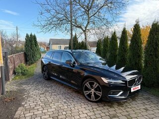 2019 Volvo V60 II, чёрный, 2321779 рублей, вид 4