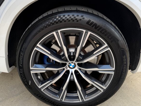 2020 BMW X5 25d IV (G05/G18), белый, 5100000 рублей - вид 11