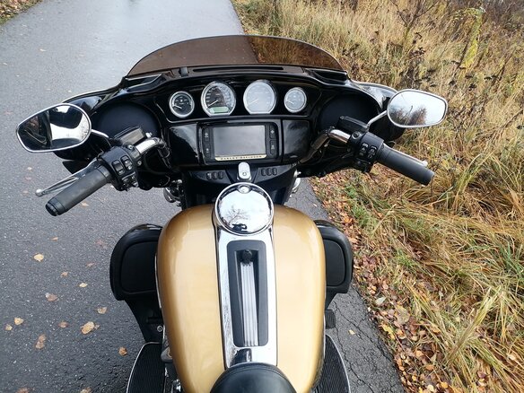2017 Harley-Davidson Electra Glide, золотистый, 1299000 рублей - вид 11