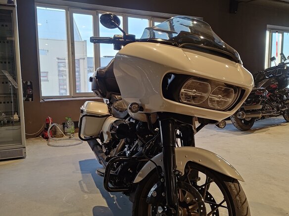 2023 Harley-Davidson Road Glide Special, бежевый, 2250000 рублей