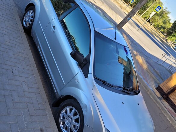 2005 Ford Focus II, серебристый, 380000 рублей - вид 1