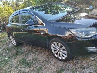 2011 Opel Astra J, чёрный, 605000 рублей, вид 3