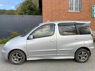 2004 Toyota FunCargo, серебристый, 390000 рублей, вид 3
