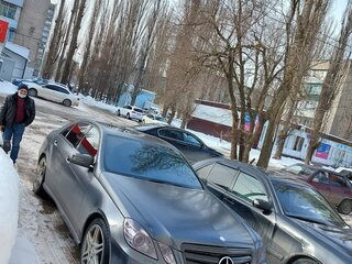 2009 Mercedes-Benz E-Класс 350 IV (W212, S212, C207), серый, 1750000 рублей, вид 1