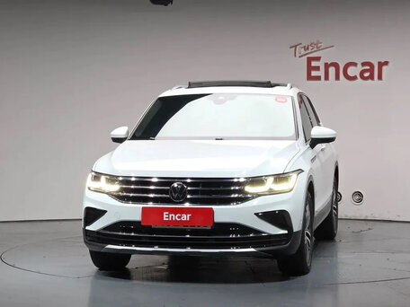 2022 Volkswagen Tiguan II Рестайлинг, белый, 3765000 рублей, вид 2