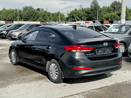 2018 Hyundai Elantra VI (AD), чёрный, 920000 рублей, вид 4