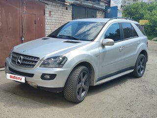 2008 Mercedes-Benz M-Класс 320 II (W164), серебристый, 1300000 рублей, вид 1
