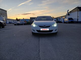 2011 Opel Astra J, белый, 620000 рублей, вид 1