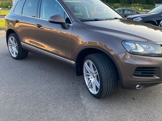 2013 Volkswagen Touareg II, коричневый, 2500000 рублей, вид 1