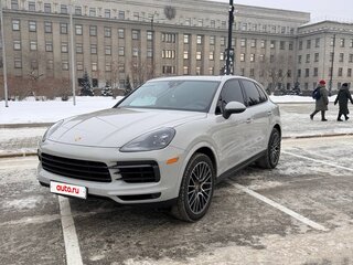2020 Porsche Cayenne III, серый, 6000000 рублей, вид 2