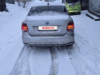 2019 Volkswagen Polo V Рестайлинг, серебристый, 1170000 рублей, вид 4