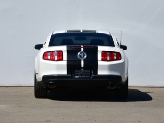 2011 Ford Mustang V Рестайлинг, белый, 1799000 рублей, вид 4