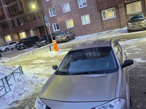2008 Renault Megane II Рестайлинг, бежевый, 400000 рублей