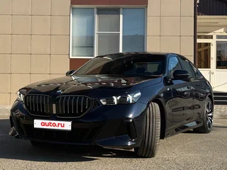 2023 BMW 5 серии 530i xDrive VIII (G60/G61/G68), чёрный, 6300000 рублей, вид 3