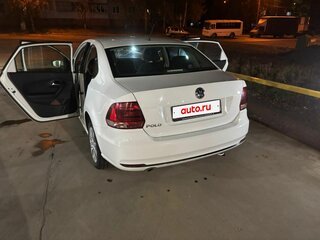 2016 Volkswagen Polo V Рестайлинг, белый, 999000 рублей, вид 2