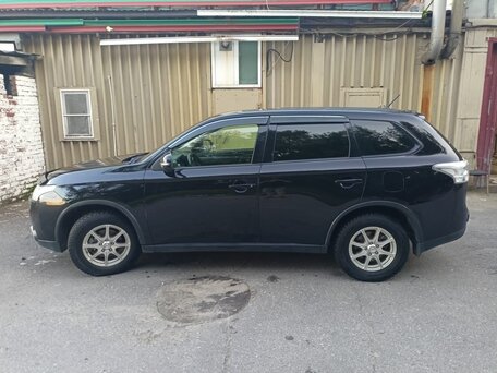 2014 Mitsubishi Outlander III, чёрный, 1310000 рублей, вид 3