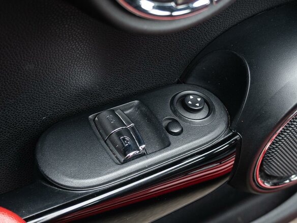 2019 Mini Hatch JCW III (F55/F56) Рестайлинг, чёрный, 3150000 рублей - вид 21