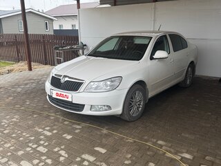 2010 Skoda Octavia II (A5) Рестайлинг, белый, 739000 рублей, вид 1