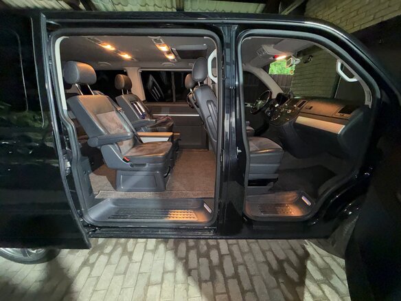 2008 Volkswagen Multivan T5, чёрный, 2250000 рублей - вид 17