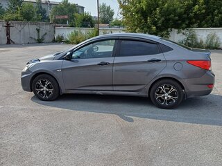 2011 Hyundai Solaris I, серый, 620000 рублей, вид 3