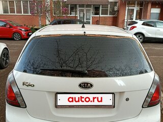2010 Kia Rio II Рестайлинг, белый, 705000 рублей, вид 2