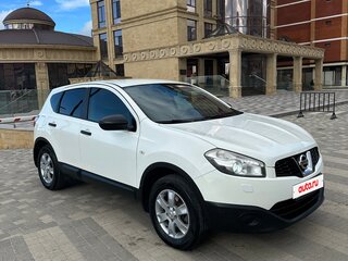 2011 Nissan Qashqai I Рестайлинг, белый, 930000 рублей, вид 1