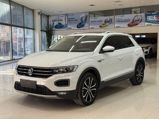 2023 Volkswagen T-Roc I Рестайлинг, белый, 1800000 рублей, вид 1