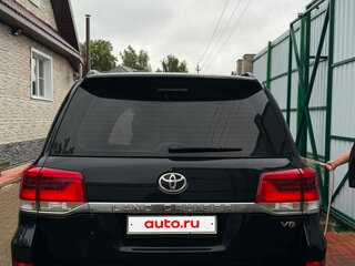 2016 Toyota Land Cruiser 200 Series Рестайлинг 2, чёрный, 5800000 рублей, вид 2