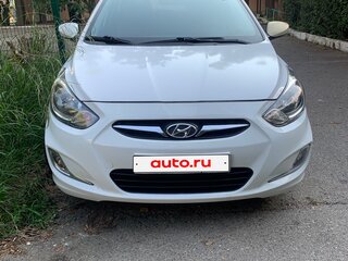 2012 Hyundai Solaris I, белый, 700000 рублей, вид 1
