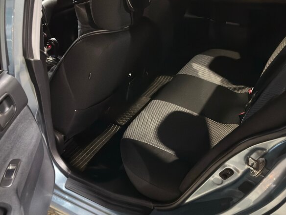 2006 Mitsubishi Lancer IX, серый, 700000 рублей - вид 9